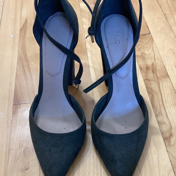 Shoes - Picture 2 of 5